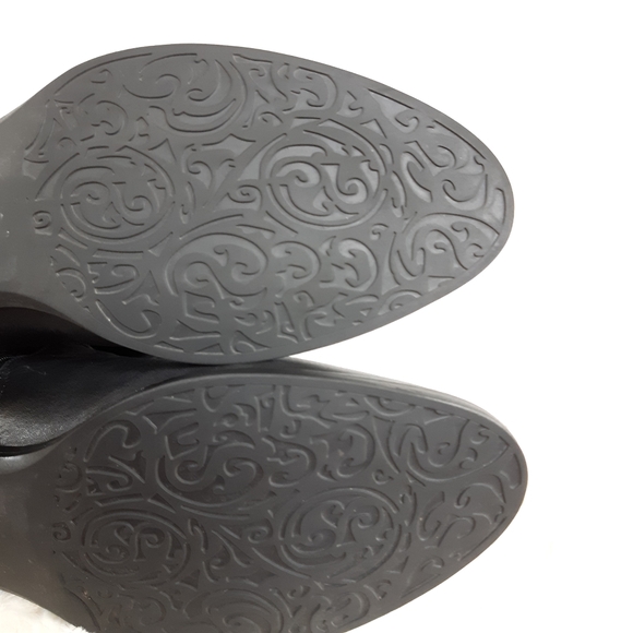 Clark's black leather buckle harness riding boots. - Picture 4 of 12